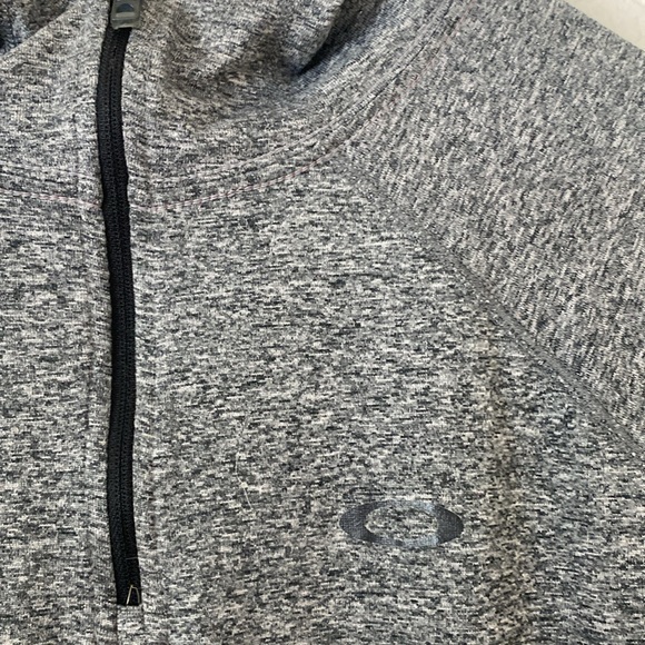Oakley Lightweight Half-zip Hooded Pullover - Picture 4 of 9